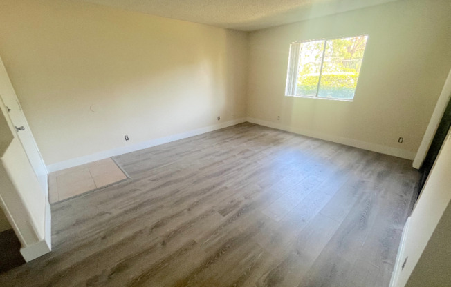 390 N SAN ANTONIO AVE