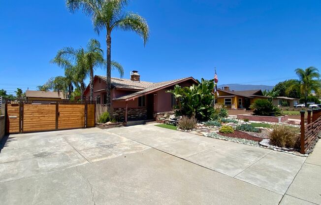 Spacious 3 bed, 1.5 bath Front House in Azusa!