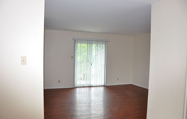 2 Bedroom 1 Bath with Balcony near Q2 Stadium