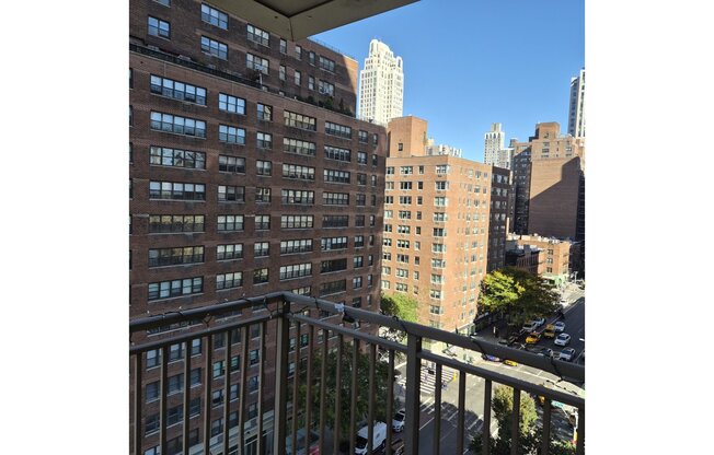 2 beds, 2 baths, 1,000 sqft, $7,500, Unit 10B