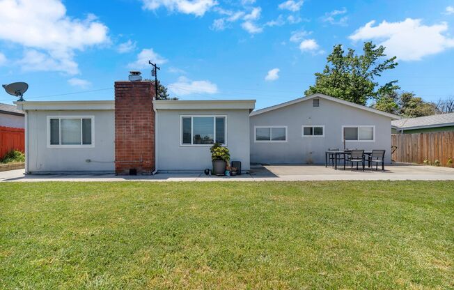 3BD 2BA House 2 CAR GARAGE