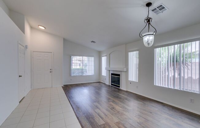 GORGEOUS SINGLE STORY HOME WITH TONS OF UPGRADES*