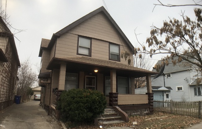 4 beds, 1 bath, $1,500