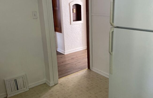 4 beds, 1 bath, $1,200, Unit 11202 (Upper)