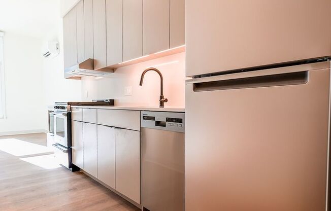 1 bed, 1 bath, 389 sqft, $2,665, Unit 332