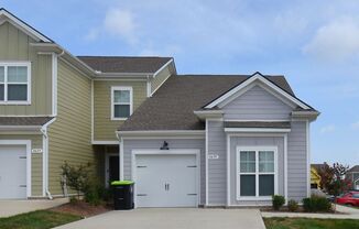 Gorgeous 3BR/2.5BA townhome for lease in Smyrna! Must see!