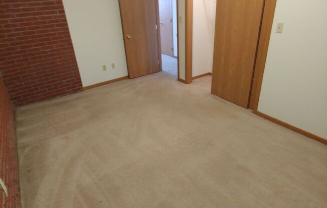 2 beds, 1 bath, 775 sqft, $975, Unit 1227-14