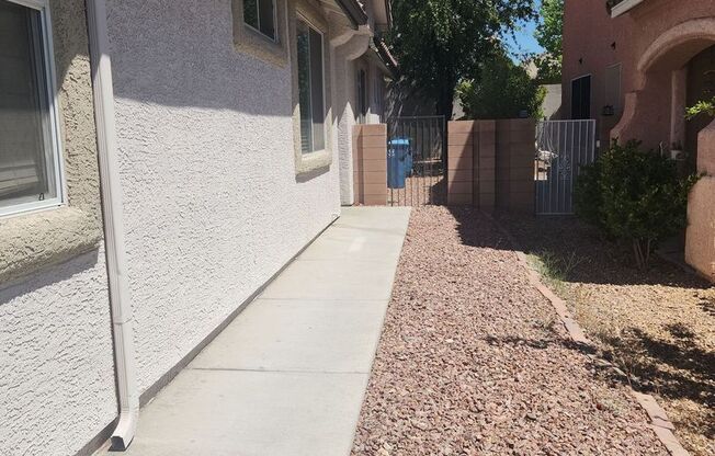 NICE 2 BED +DEN, 2 BATH IN SUMMERLIN!!