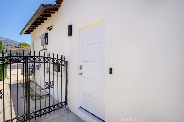 10943 NASSAU AVE