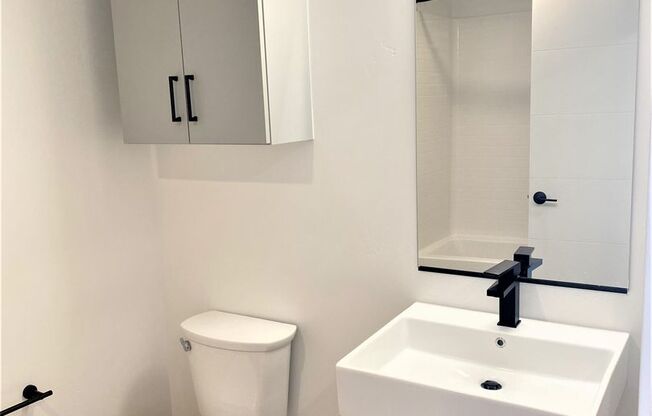 Studio, 1 bath, 354 sqft, $2,195, Unit 405