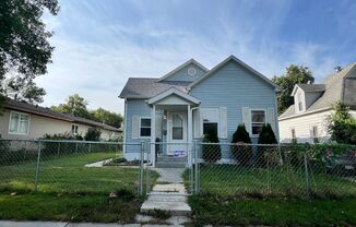 Home w/ Huge 2-stall Garage, fenced yard, washer & dryer