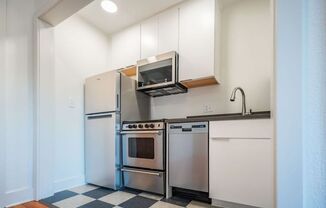 Studio, 1 bath, 270 sqft, $855, Unit Unit 13