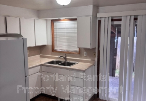 883 SE 11 AVE