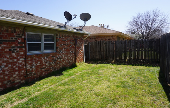 3 beds, 2 baths, 1,568 sqft, $1,395, Unit 7904 Aberdeen B