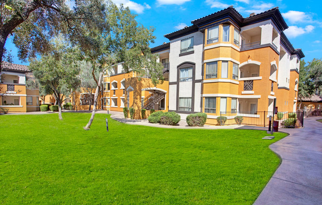 Sonoma Landing Exterior Views