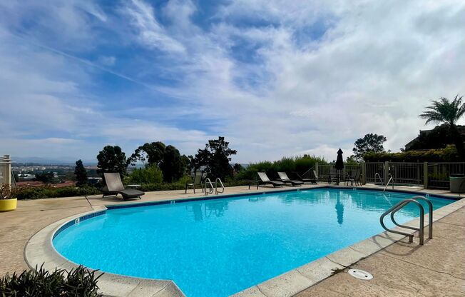 Del Mar Heights 1 br condo