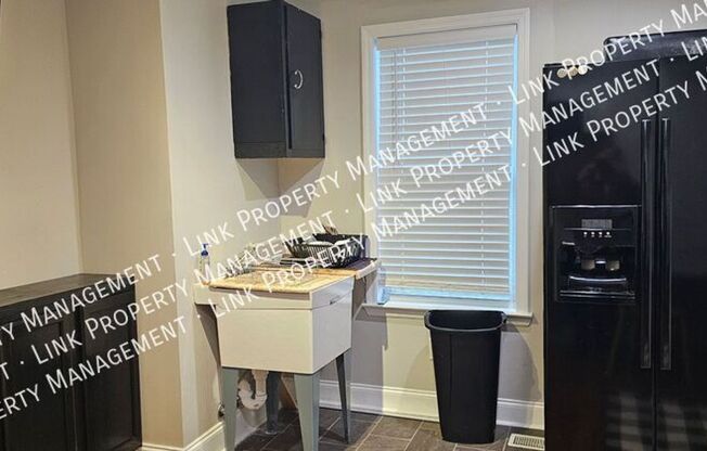 1 bed, 1 bath, 896 sqft, $1,600, Unit 100 Nativity Place Unit A