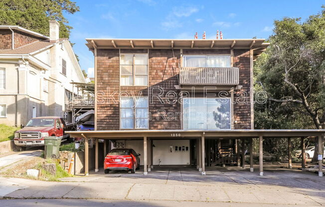 1250 ESCOBAR ST