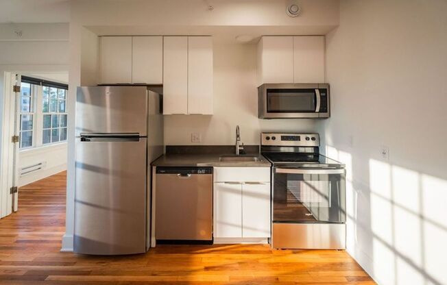 1 bed, 1 bath, 385 sqft, $1,125, Unit Unit 11