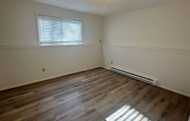 2 beds, 1 bath, $1,500, Unit 412C