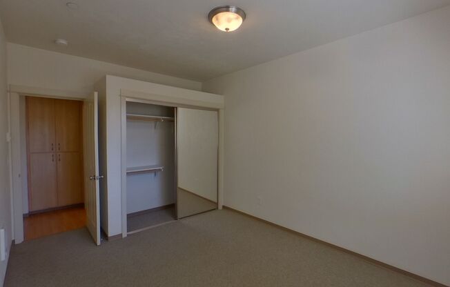 3 beds, 2 baths, 1,239 sqft, $2,625, Unit 22