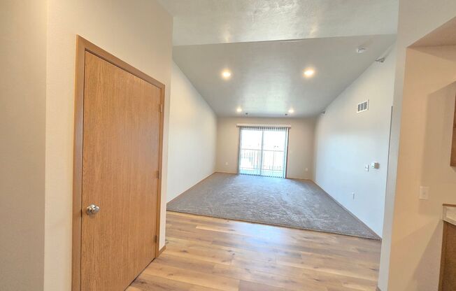 2 beds, 1 bath, 1,006 sqft, $1,230, Unit 3500 303