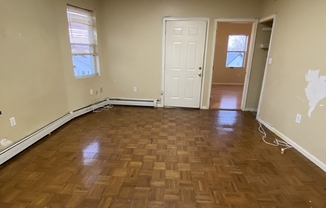 3 beds, 1 bath, $3,050, Unit 1