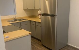 2 beds, 1 bath, $1,325, Unit Unit 4