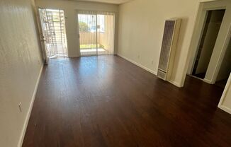 2 beds, 1 bath, $2,250, Unit I