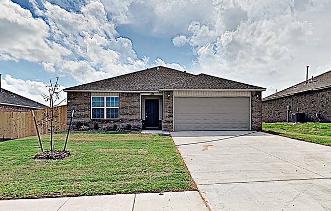 Nice and Spacious 3 Bedroom 2 Bath Home in Mustang Schools