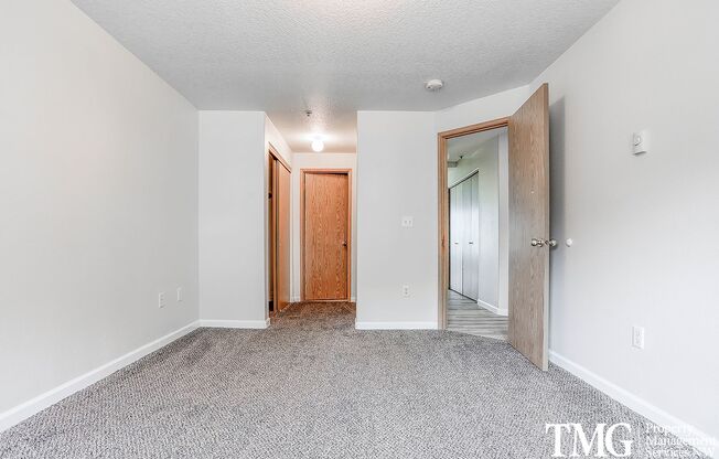2 beds, 1 bath, 960 sqft, $1,475, Unit 220