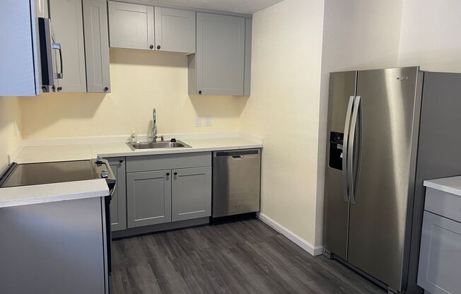 Remodeled 2 bedroom downstairs unit