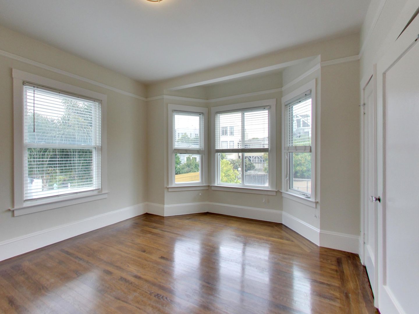 40 Tiffany Avenue (1288r)