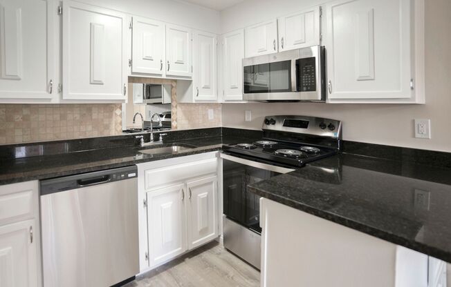 2 beds, 1 bath, 1,050 sqft, $2,600, Unit 71-2