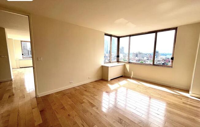 2 beds, 2 baths, 1,090 sqft, $7,000, Unit 9E