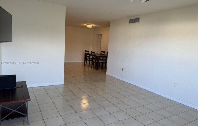 1205 MARIPOSA AVE