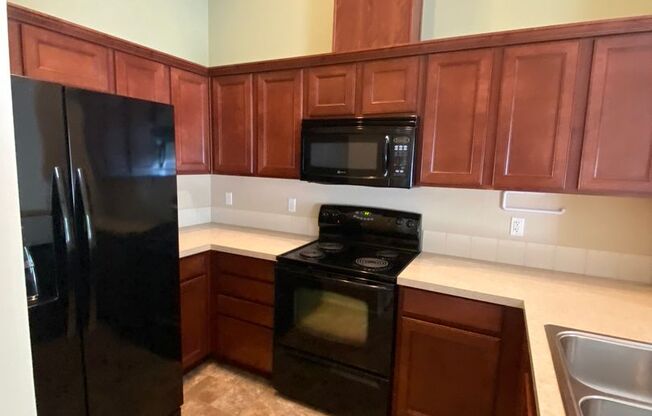 2 beds, 1 bath, $1,900