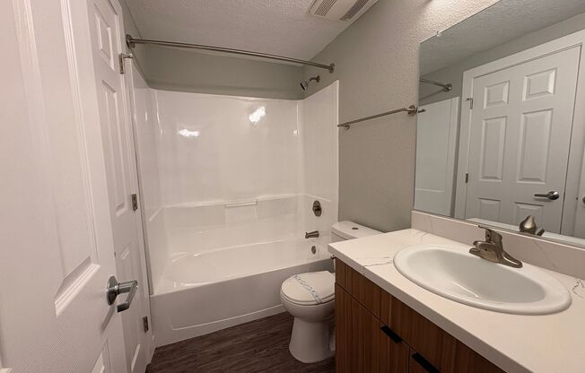 2 beds, 1.5 baths, 866 sqft, $3,270, Unit 810N1