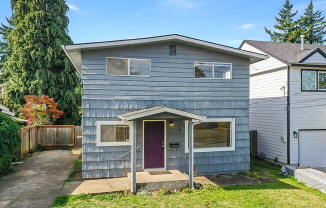 -- PRICE REDUCED -- 4 Bed, 2 Bath Rental Home in SE Portland!