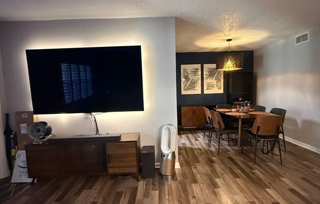 2 beds, 1 bath, $2,190, Unit Apt 142