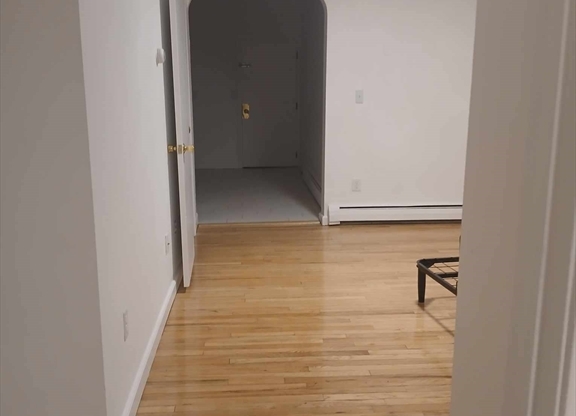 2 beds, 1 bath, 800 sqft, $2,700, Unit 1