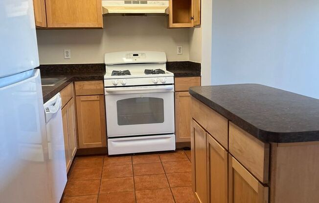 2 beds, 1 bath, $2,750, Unit #5H