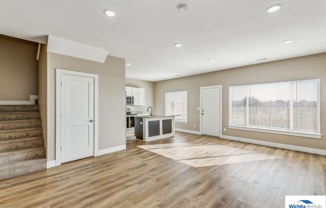 Newer 4 bedroom, 2.5 bath duplex NE Wichita
