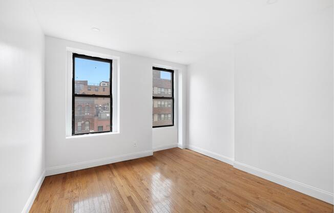 772 9 AVE