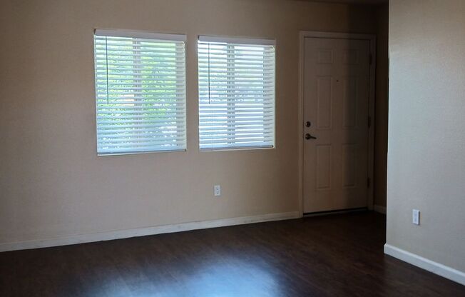 2 beds, 1.5 baths, 1,047 sqft, $1,395, Unit Unit 19