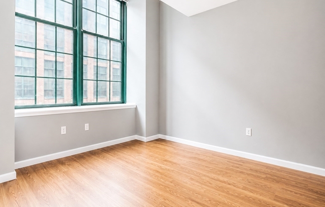 1 bed, 1 bath, 774 sqft, $1,900, Unit B37