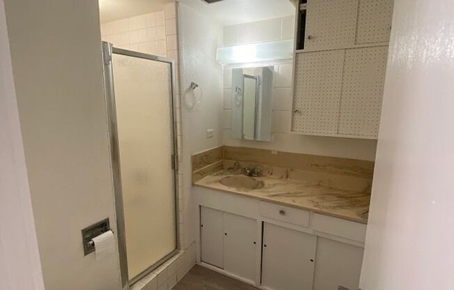 $1,900 - 2 BR/1 Bath/1 Parking -  3rd Floor unit in Ala Moana