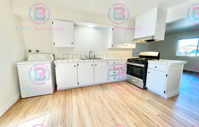 Charming 2-Bedroom Home with Amenities and Outdoor Retreats