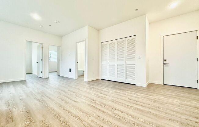 2 WEEKS FREE RENT! Brand New Modern Units in N. Tabor Neighborhood