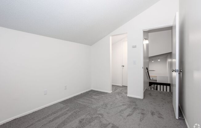 3 beds, 2 baths, 1,425 sqft, $1,425, Unit 963